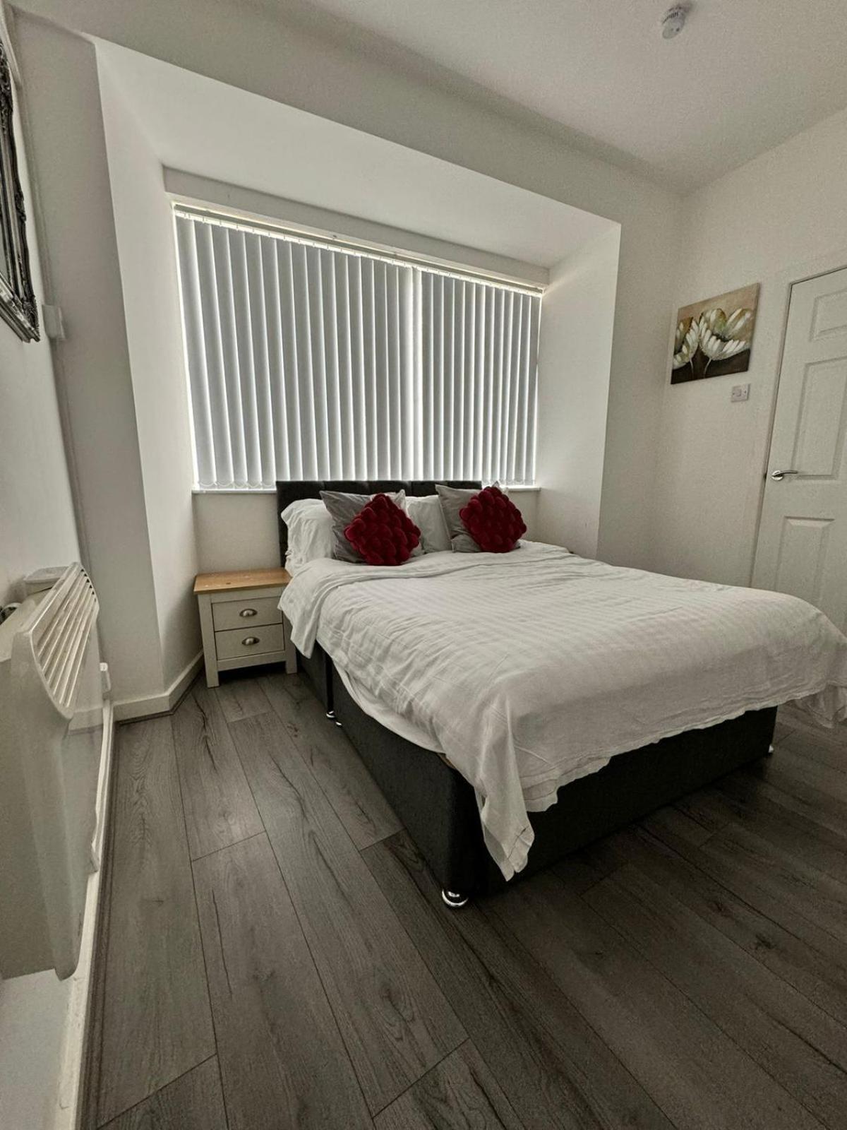 The Belmont Suite Sasco Apartments Blackpool Room photo